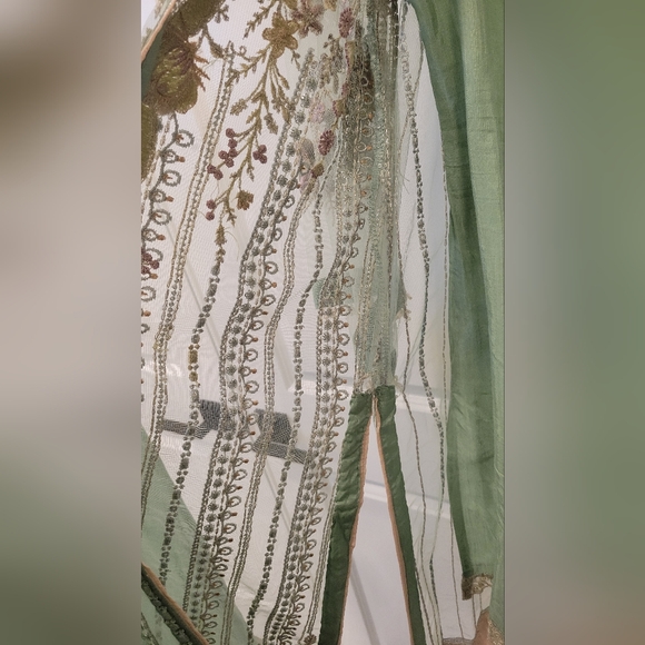 Baroque Pakistani outfit - Picture 13 of 14